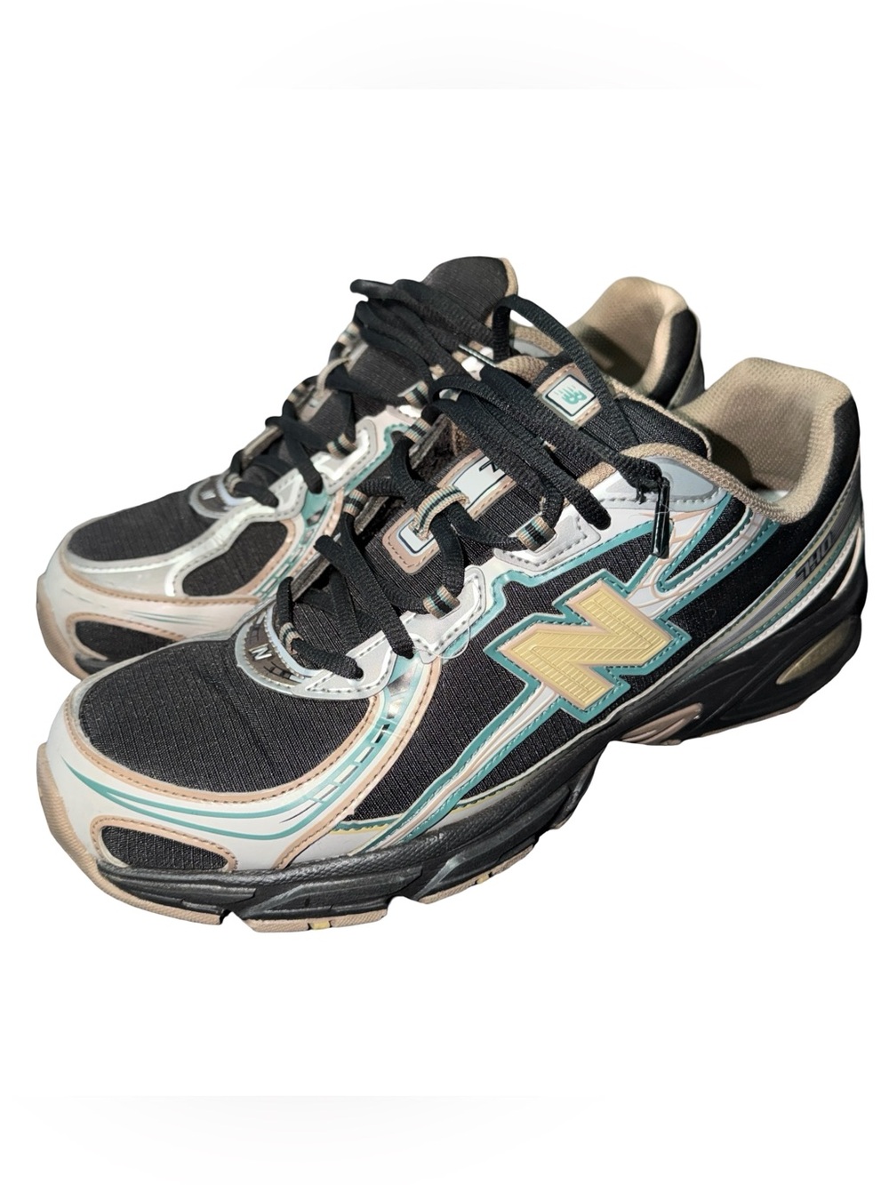 New Balance 740 Rare Size 9.5